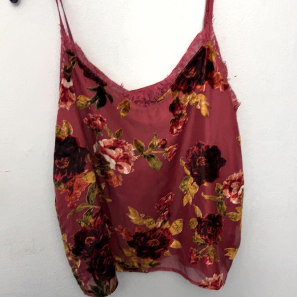 Floral top very cute